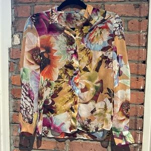 Simply Vera by Vera Wang floral blouse!